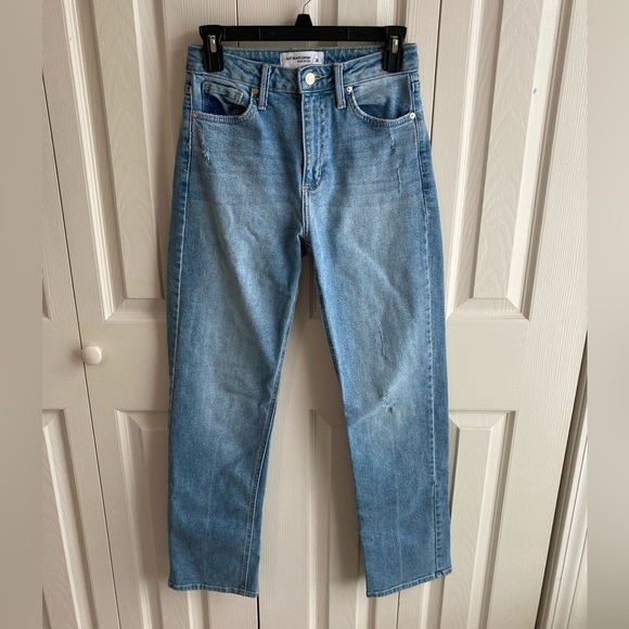 Light wash straight leg jeans - Picture 1 of 9